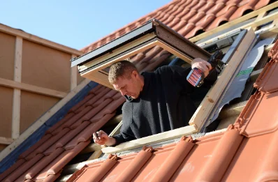 Pose de fenêtres de toit Velux à Montpezat